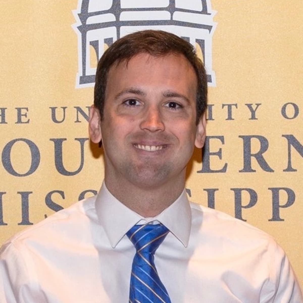 Derrick Dyess headshot